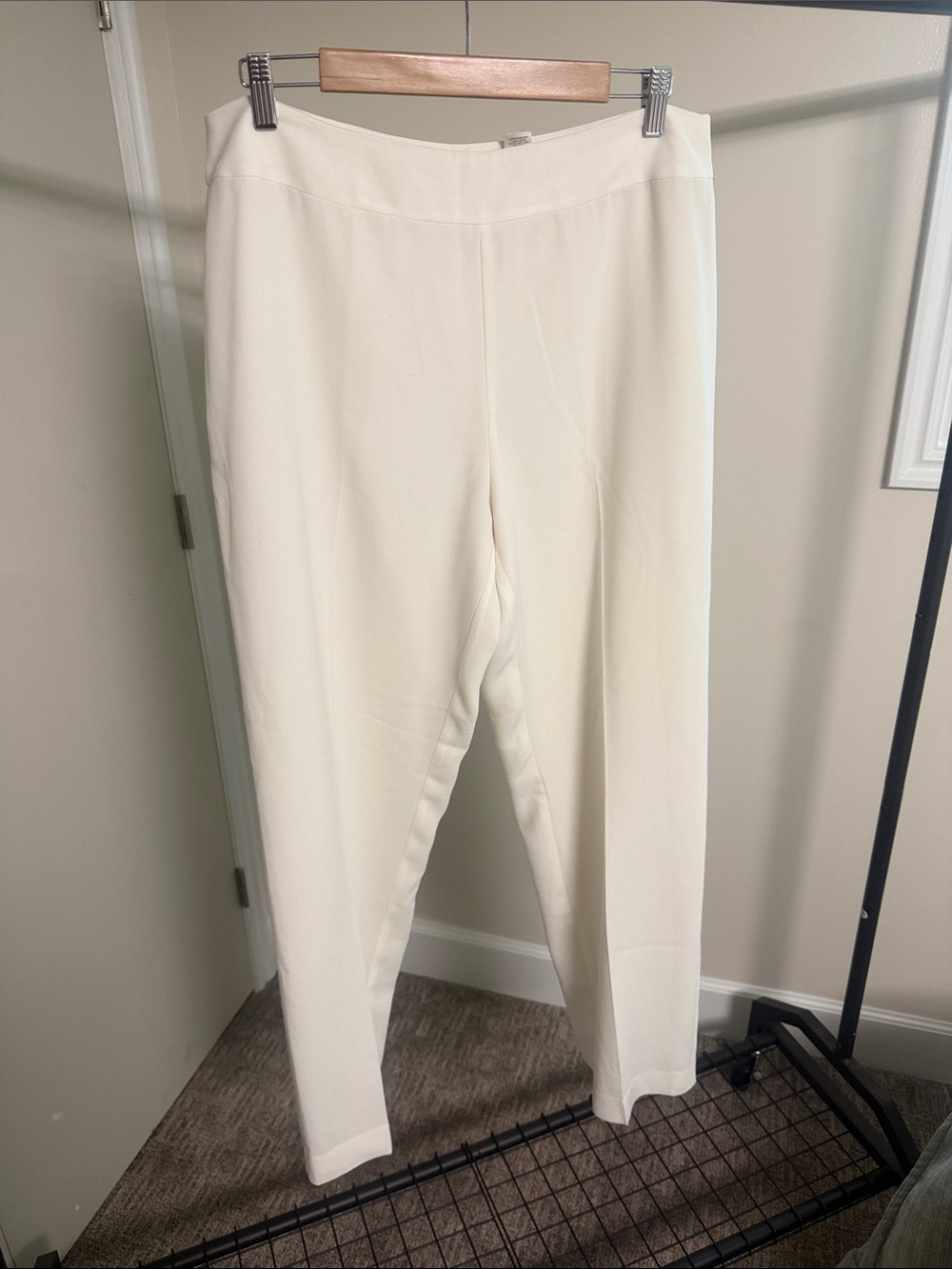 Liz Claiborne Cream Straight-Leg Pull-On Pants